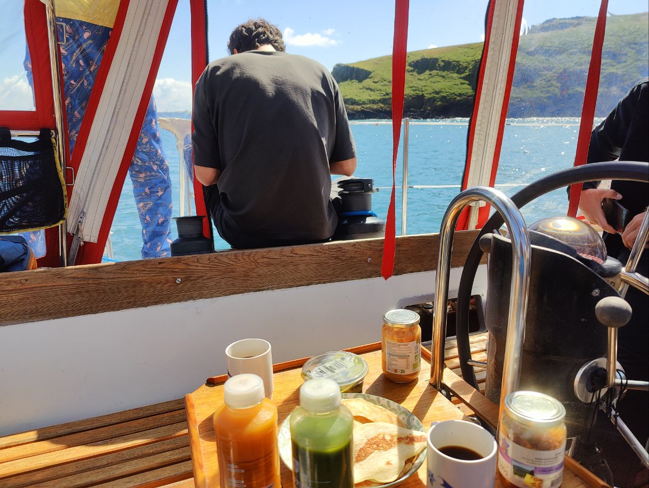 La cuisine à bord — La cuisine à bord, expédition Anoraq II au Groenland